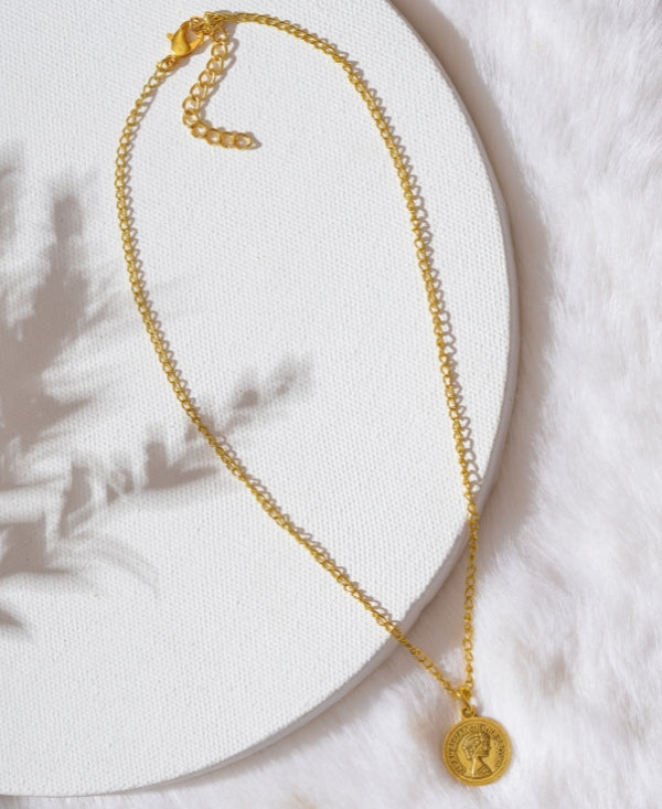 Elegant Twist Gold-Plated Chain Necklace for women
